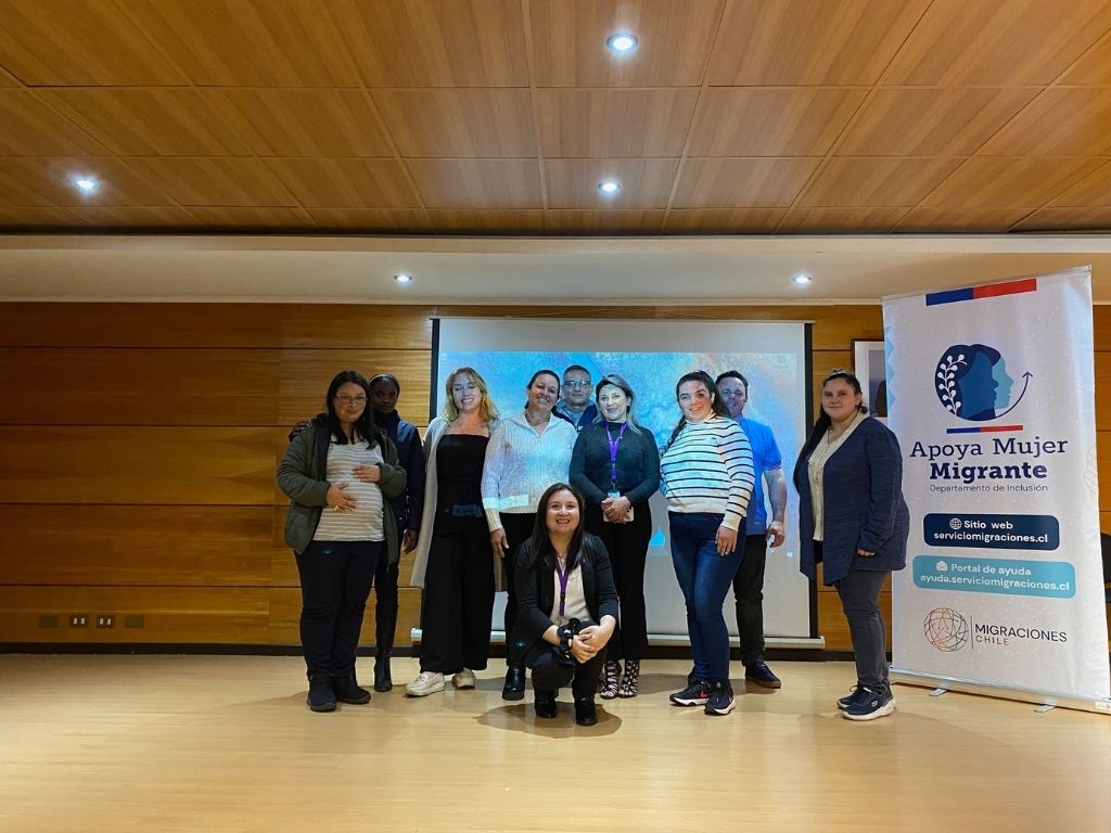 Asistentes jornada apoya mujer migrante La Araucanía