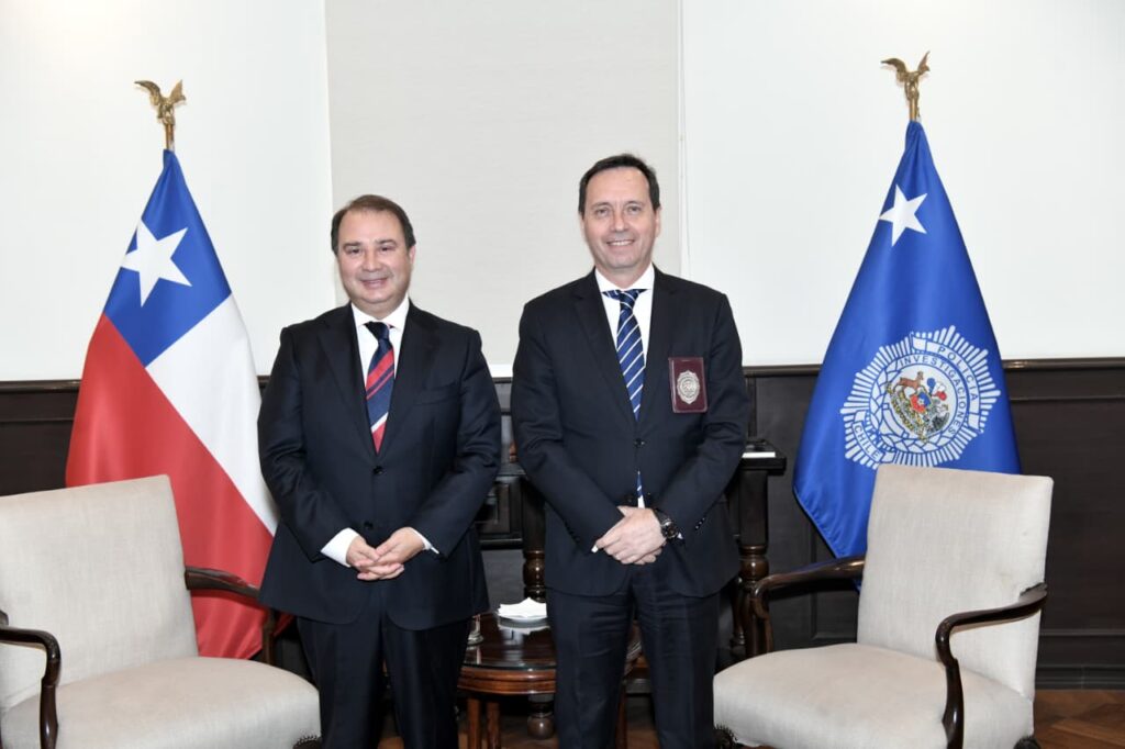 Director Nacional se reúne con director general PDI