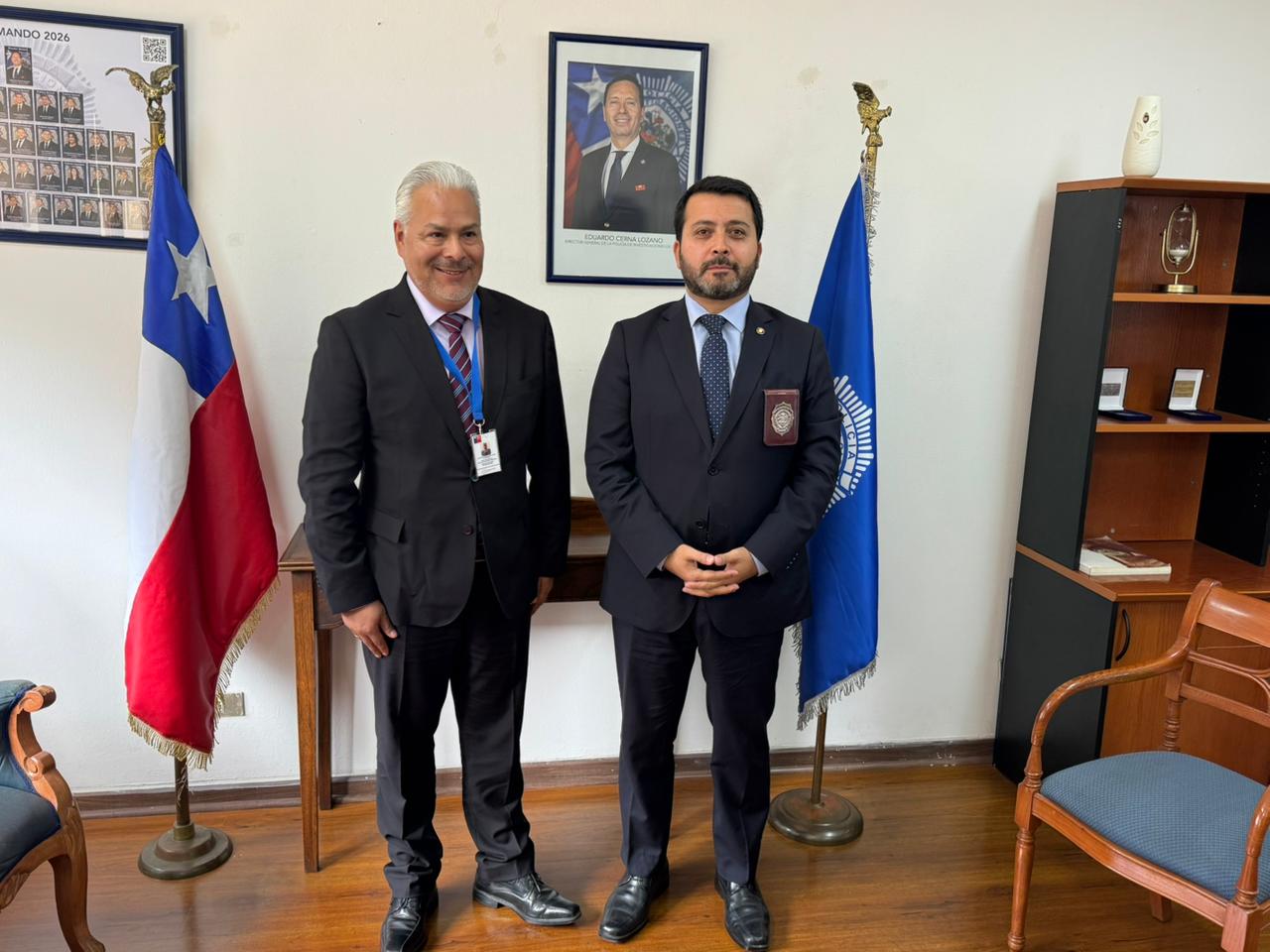 Imagen del Prefecto junto al Director Regional