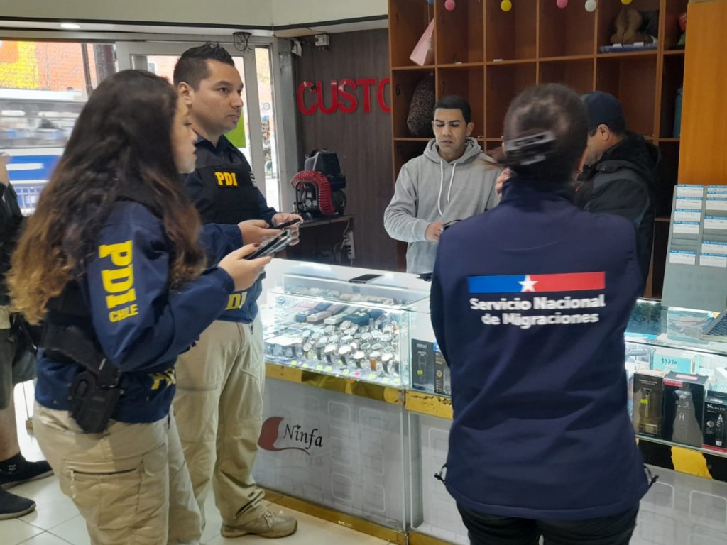 Autoridades realizan fiscalización en el local comercial