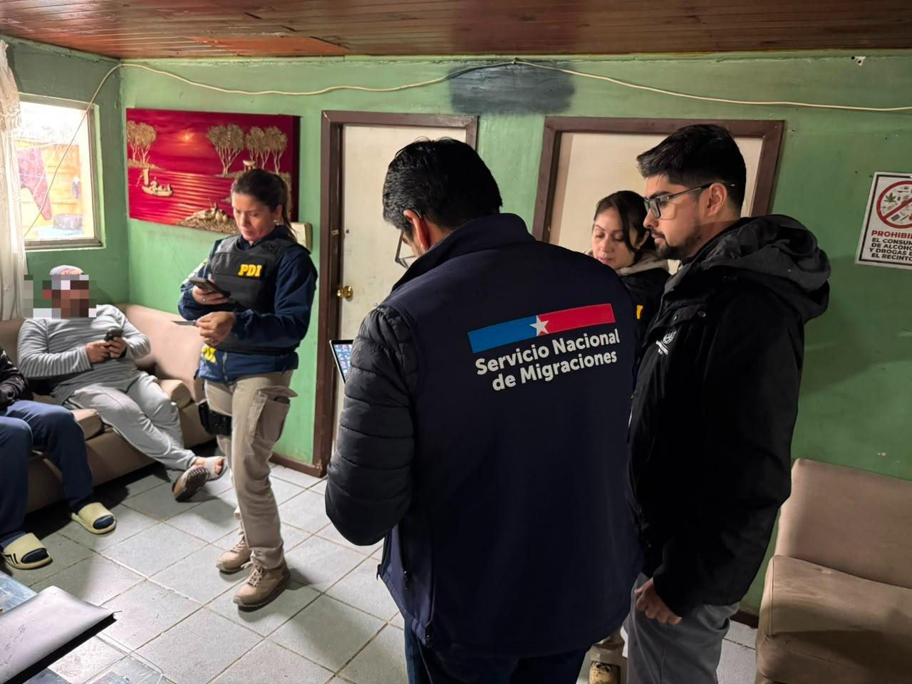 Autoridades fiscalizan residencia clandestina en Chillán