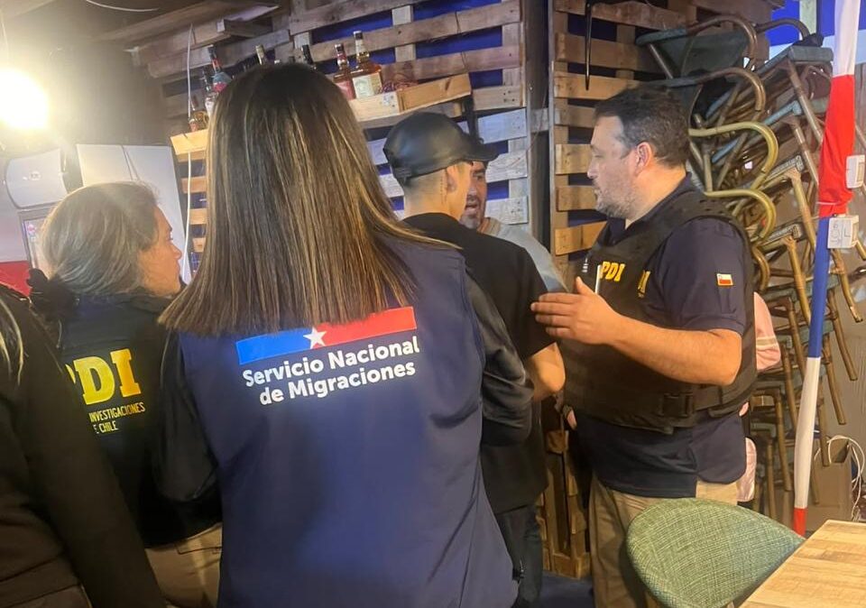 Fiscalización migratoria en fondas de la región de Tarapacá