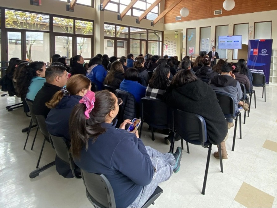 Capacitan a funcionarios de Perquenco por gestión migratoria